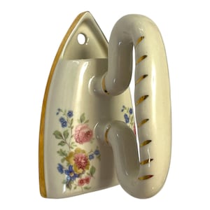 Vintage Ceramic Flat Iron Wall Pocket – Floral & Gold Trim – Edwardian Kitchen Garden Style