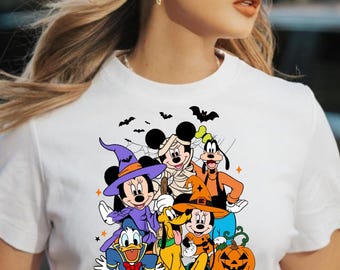 Amici Disney di Halloween PNG, design per maglietta di Halloween con Topolino e Minnie, PNG di cartoni animati spettrali, sublimazione, grafica per maglietta di Halloween in formato PNG dal design trendy