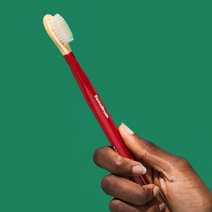 Miswak-Infused Bamboo Toothbrush (Red Sand)– Soft, Water-Activated Bristles for Natural Whitening & Gum Care – Eco-Friendly– 1 Count