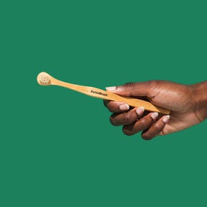Miswak-infused Bamboo Tongue Cleaner: Soft, Water-Activated Bristles for Natural Bad Breath Removal– Eco-Friendly– 1 Count