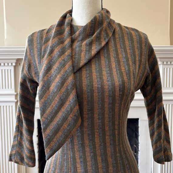 Vintage 1950s Wiggle Dress - image 3