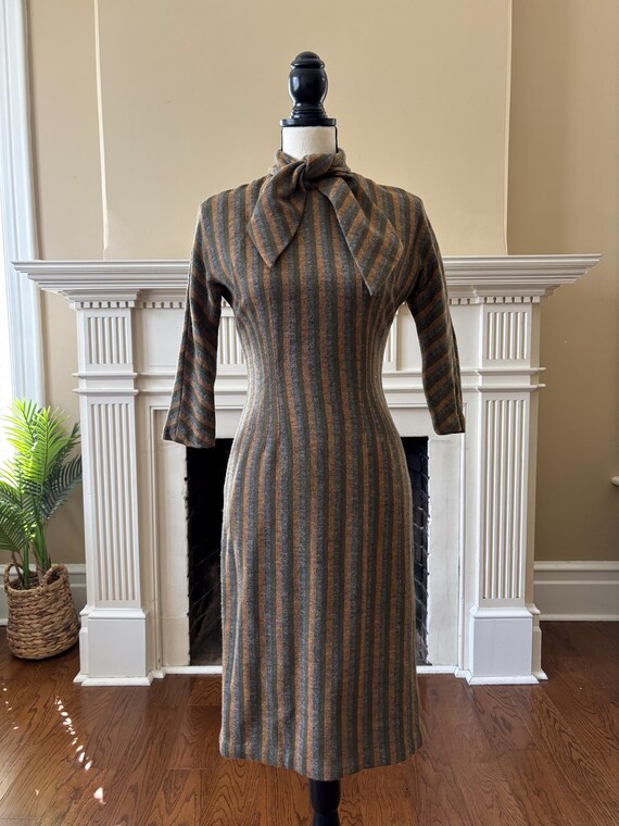 Vintage 1950s Wiggle Dress - image 8