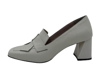 Escarpins en cuir beiges pour femme | Chaussures faites main à bout carré et talon carré