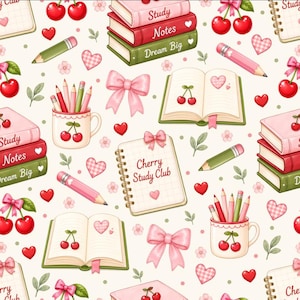 Può includere: Un motivo ripetitivo con pile di libri etichettati Study, Notes e Dream Big, quaderni aperti con il testo Cherry Study Club, tazze piene di matite, fiocchi rosa, ciliegie rosse e piccoli cuori su uno sfondo color crema chiaro.