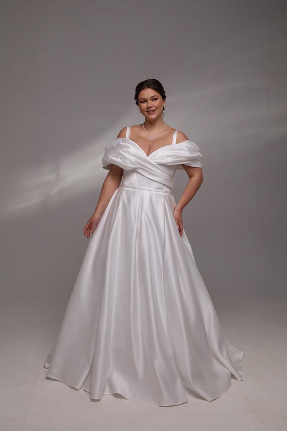 ruched taffeta wedding dress Charming Ruched Bust Taffeta Trumpet Dress With Bow at Back