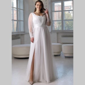 Boho Lace Long Sleeve Wedding Dress: Tulle A-Line Bridal Gown