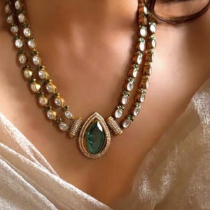 Exquisite Indian Wedding Jewelry – Gold-Finish Polki Kundan Necklace with Emerald Green Stones & Earrings | Sabyasachi-Inspired Bridal Set