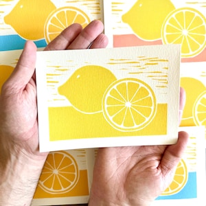 Lemon Linocut Print – Hand-Carved Citrus Wall Art, Nature-Inspired Kitchen Decor, Limited Edition