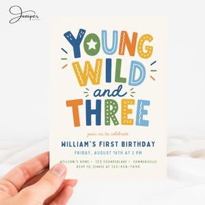 Inbjudan till födelsedag med Young Wild och Three, inbjudan till 3-årsdag för pojke, färgglatt retrotypografisk födelsedagskort, mall för blå-orange barnfest