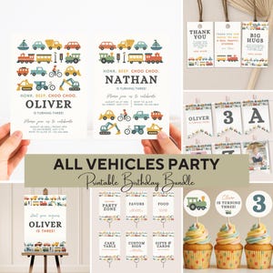 Op de afbeelding: Een verzameling afdrukbare verjaardagsfeestdecoraties met een voertuigthema. Inclusief uitnodigingen, bedanklabels, een banner, cupcake toppers en borden. De uitnodigingen zeggen "Honk, Beep, Choo Choo" en "Oliver wordt drie!"