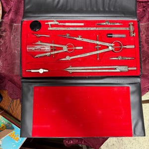 Vintage tekenkompasset in koffer – geometriegereedschapsset – metalen tekeninstrumenten – ingenieur-/architectset