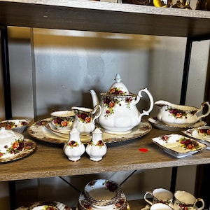 Royal Albert China Set “Old Country Roses”