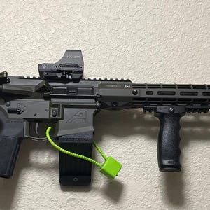 AR-15/ M4 Wall Mount (Lockable)