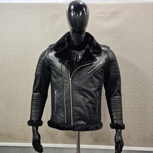 Men&#39;s Lambskin Leather Motorcycle Jacket: Slim Fit Biker Jacket