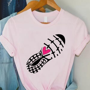 Love Running Shirt,Runner Shirt For Women,Running Shirt,Runner Gifts,Runner Shirt,Sport Shirt,Gift For Runner,Sports Gift Shirt,Marathon Tee