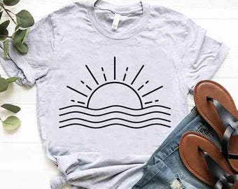 Sunrise Sunset Shirt, Sun Ocean Shirt, Retro Summer Shirt, Beach Shirt, Ocean Sun Shirt, Vacay Shirt, Women Beach Gift, Summer Beach T-shirt