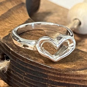 Taxco Sterling Silver Heart Ring: Handmade Mexican Jewelry, Size 8