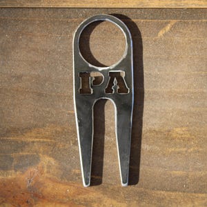 Custom Metal Golf Divot Tool – Personalized with Initials