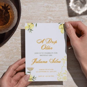Invitación de cumpleaños con martini: elegante temática de limón (plantilla digital)