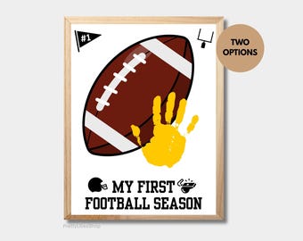 Handavtryckskonst för FOTBOLL Min första fotbollssäsong Utskrivbart hösthandavtrycksminne Speldag Barnpyssel Höstaktivitet och sport PDF-mall