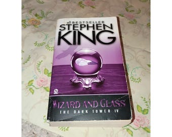 Wizard and Glass by Stephen King (1998) Paperback Spine Creased