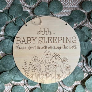 Baby schläft - Lasergraviertes Türschild aus Holz