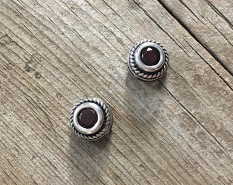Vintage garnet sterling silver earrings rope round faceted thick 925 sleek minimalist modernist modern classic sturdy detailed oxidized
