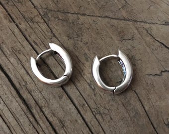 Vintage sterling silver earrings hinged oval hoops thick 925 sleek minimalist modernist modern classic sturdy chunky click wide signed zina
