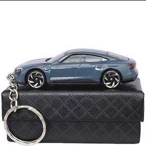 Hot Wheels Audi RS E-Tron GT Keyring: Car Enthusiast Gift