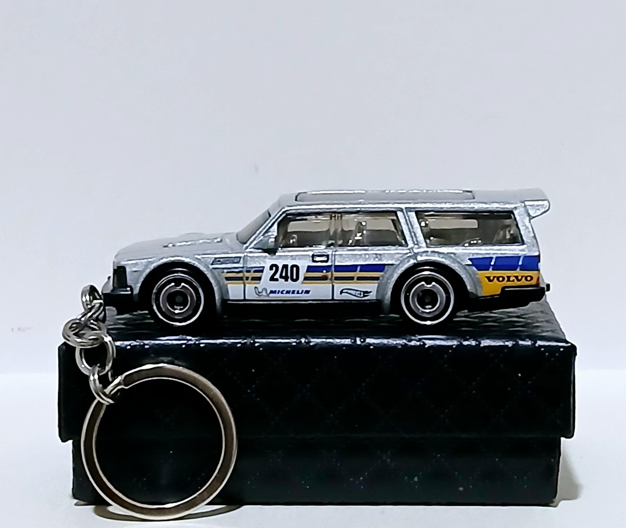 Volvo 240 keychain - Etsy 日本