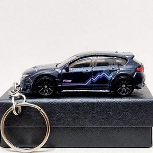 Llavero Subaru WRX STI de Hot Wheels: regalo de coche en miniatura