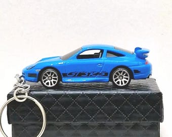 Hot Wheels Porsche 911 GT3 RS Keyring: Car Enthusiast Gift
