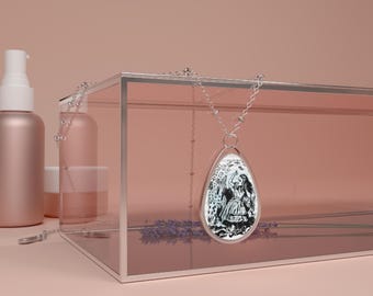 Alice In Wonderland Inspired Oval Pendent Necklace | Alice In Wonderland Inspired Jewelry | Book Lover Necklace | Fairytale Jewelry