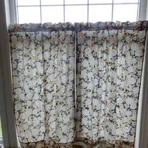 One Pair Curtains/Vintage Floral 70s