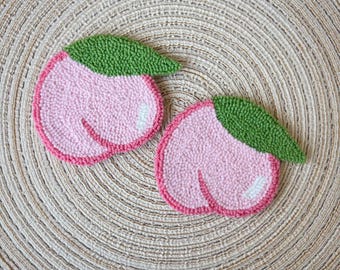 Peach Punch Needle Coaster - Handmade Coaster, Coffee & Tea Coaster, Tufted Mug Rug, Fresh Home Decor, Unique Gift, Dorm Decor, Fruit Decor