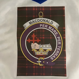 Schottische Flagge mit Clan Crest, für alle Clans verfügbar
