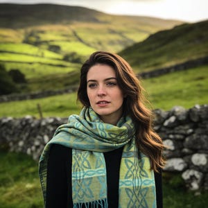 アキル – ケルト織りパシュミナスカーフ グリーン – SC#4