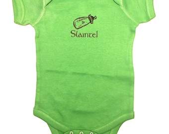 Slainte, irisches Babygeschenk, irische Babykleidung