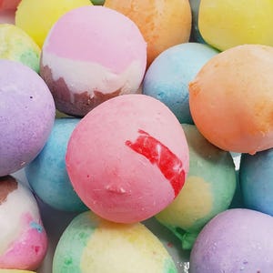 Freeze Dried Taffy – Crunchy Sweet Candy – Unique Gift – Party Treat – Freeze Dried Candy Snack – Assorted Taffy Flavors –Viral TikTok Candy