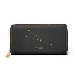 Cartera del zodiaco Tauro – Cartera de mano con constelación negra y dorada – Regalo astrológico para ella – Cartera de cuero vegano