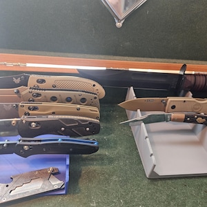 Pocket Knife Display / Storage Stand