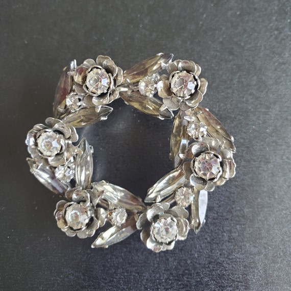 Vintage Smoky Gray Flower Wreath Brooch