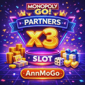 以下が含まれることがあります： Monopoly Go Partnersのデジタルグラフィック。大きな金色のX3、SLOTと書かれた紫色の円形プラットフォーム、金のコインの山、青いリボンの白いギフトボックス、白いサイコロ、2つの金のハート、そして下部にAnnMoGoのテキストが描かれています。