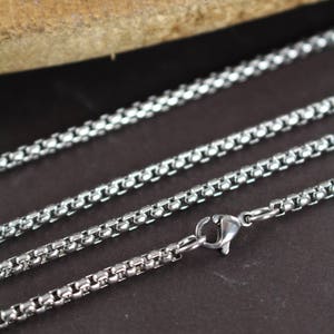 Stainless Steel Box Chain in various size lengths from 16 to 30 inches and your choice of thicknesses: 6mm, 5mm, 4mm, 2.5mm. Video shows 2.5mm thickness. Perfect chain for everyday wear. No fade, no tarnish, Sweat Proof!. Perfect for a gift. Unisex.