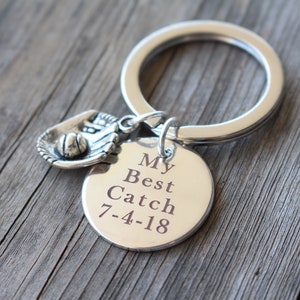 Geschenk für Papa Baseball-Geschenke für ihn Personalisierte Baseball-Schlüsselring Softball Mein Bester Fang Individuell graviertes Amerika-Spiel-Vatertagsgeschenk