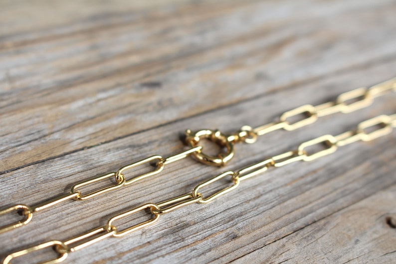 Paperclip chain Choker necklace with carabiner style clasp, shiny gold color, everyday jewelry gift for mom
