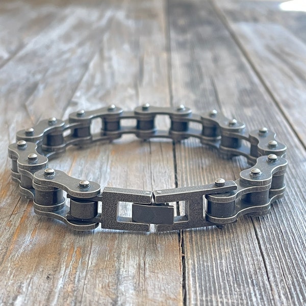 Stainless Steel Vintage Bicycle Chain Bracelet for Men Unisex - Motorcycle Jewelry Accessories - Cycling Enthusiast Fashion Bike Chain Piece