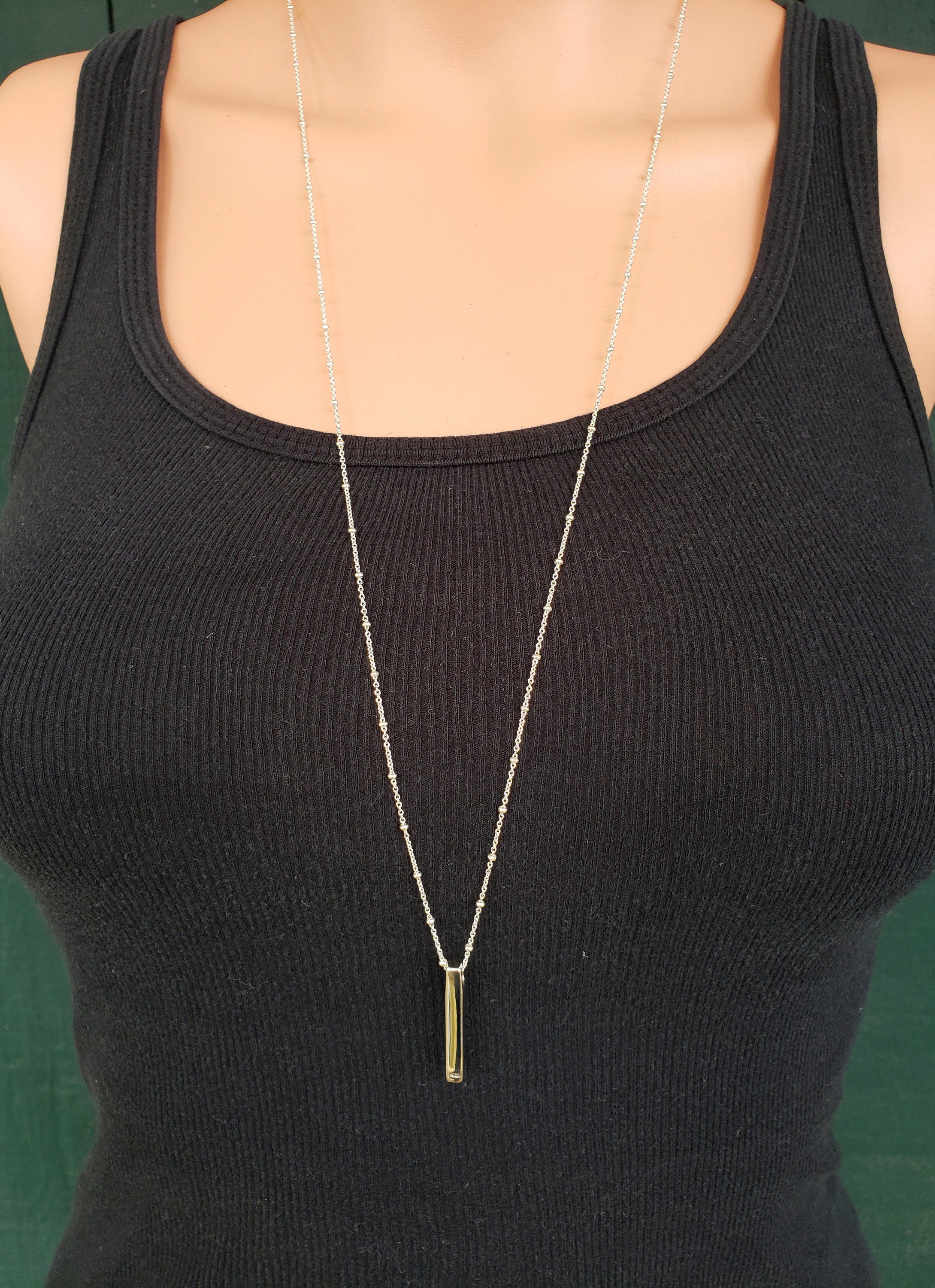 Collana a catena con barra incisa in argento sterling 925 personalizzata con nome, lettere e iniziale
