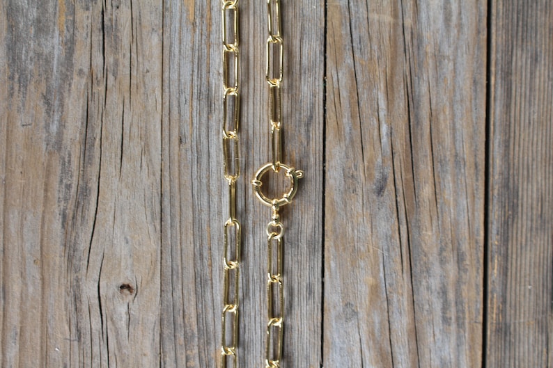 Paperclip chain Choker necklace with carabiner style clasp, shiny gold color, everyday jewelry gift for mom or girlfriend