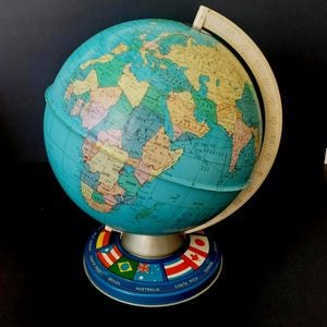 vintage Ohio vibrant art en métal 10" globe terrestre avec drapeaux de pays, globe en métal rotatif, décoration géographie éducative, carte du monde à collectionner